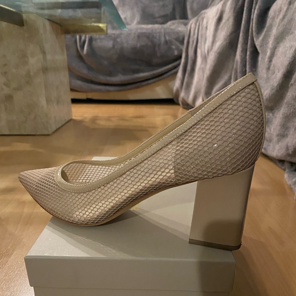 Marc Fisher Zesty beige 10M